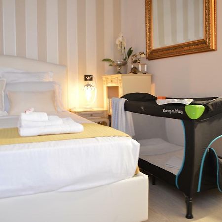 Historic Center - Elegant Apartment With Charming Antiques - Raffaello Inn روما المظهر الخارجي الصورة