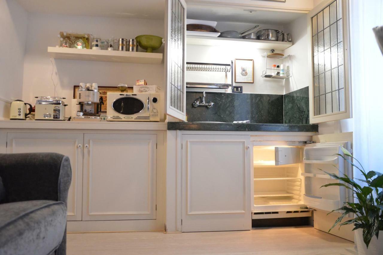 Historic Center - Elegant Apartment With Charming Antiques - Raffaello Inn روما المظهر الخارجي الصورة